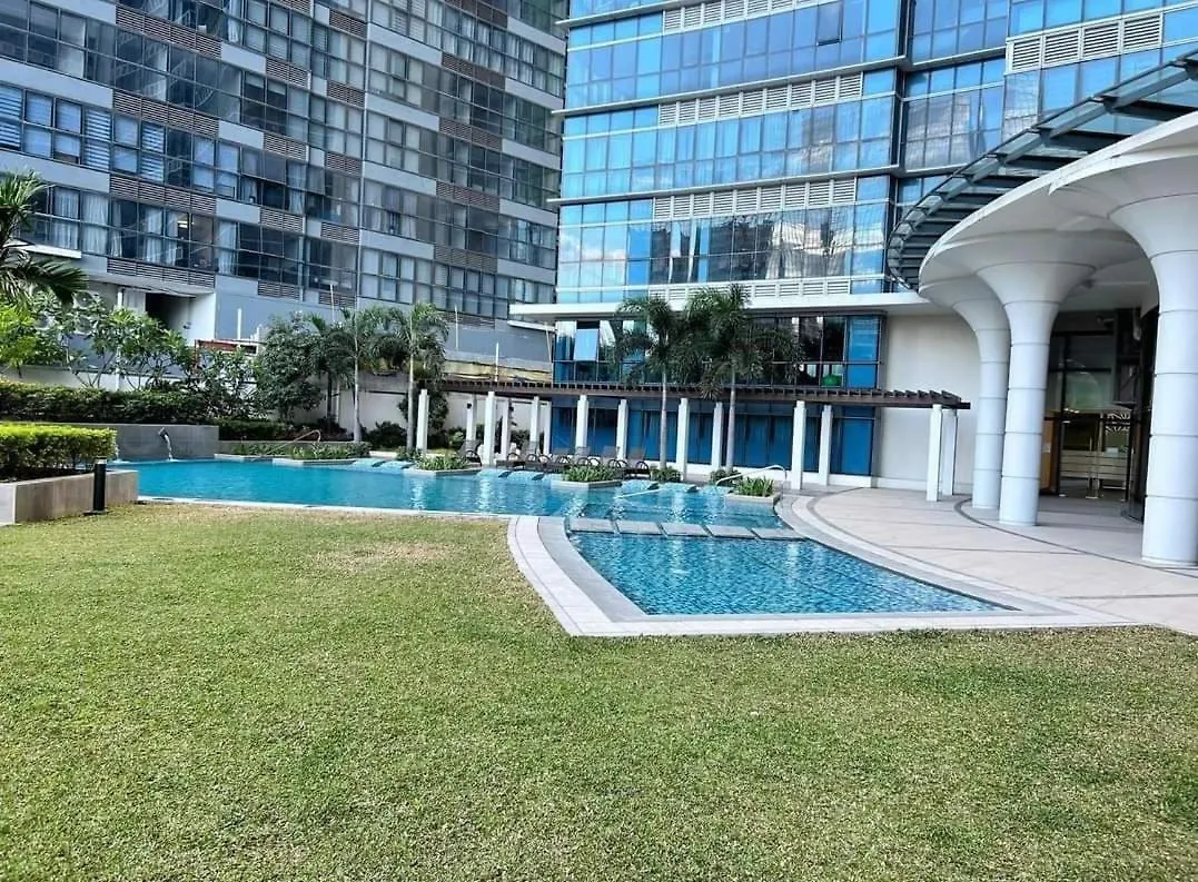 Modern 1 Bedroom In Bgc With Balcony Manila